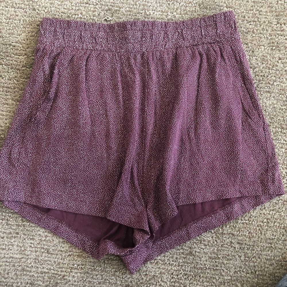 H&M XS red/white fun pattern shorts with pockets